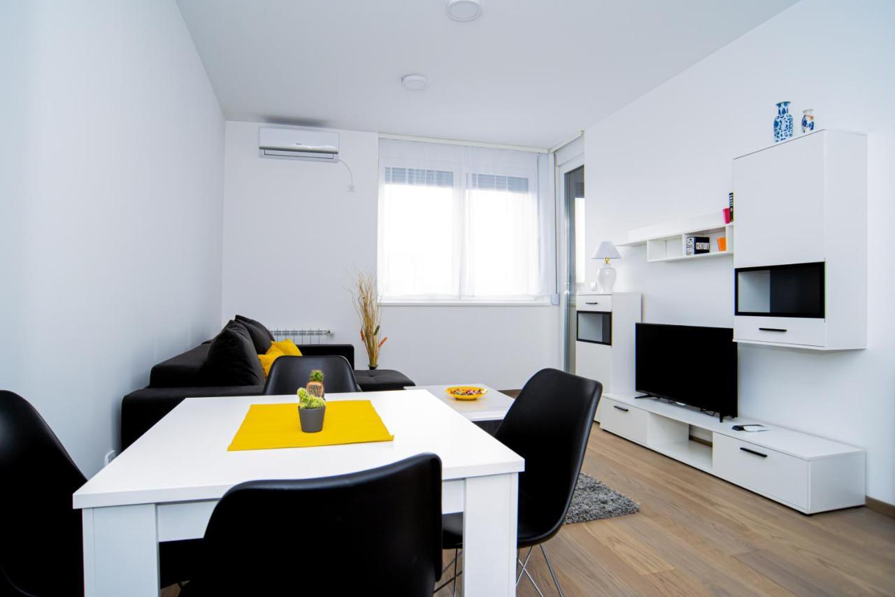 Apartment Lust Premium