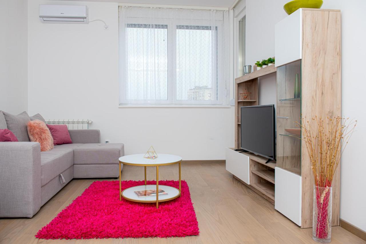 Apartment Lust Premium