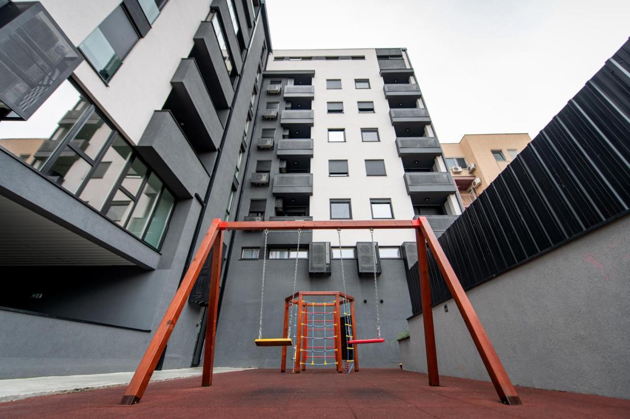 Apartment Lust Premium